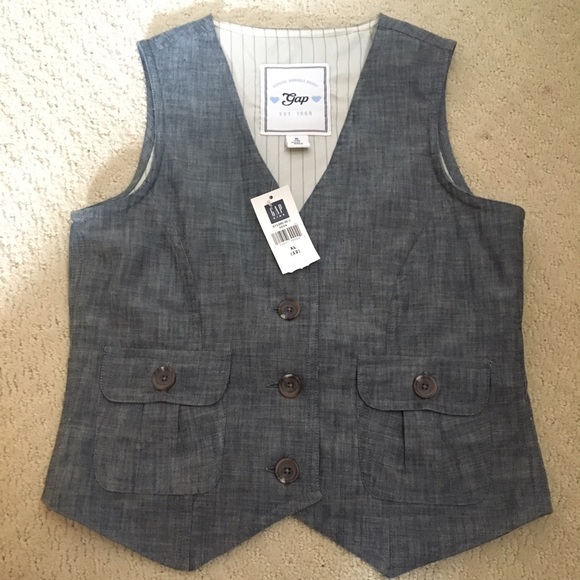 GAP vest new with tags. - Picture 3 of 6