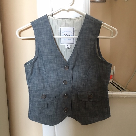 GAP vest new with tags. - Picture 4 of 6
