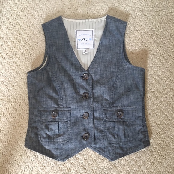 GAP vest new with tags. - Picture 2 of 6
