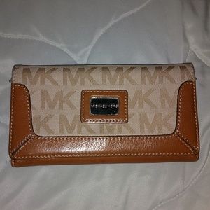 Michael Kors Large Wallet EUC