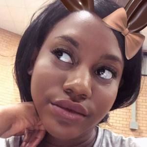 Meet your Posher, Alexia