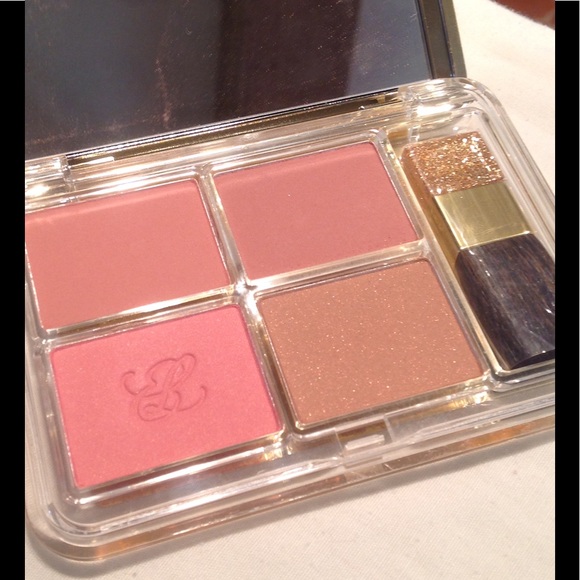 Estee Lauder Other - 💥SALE💥Estée Lauder all-over face compact (New)