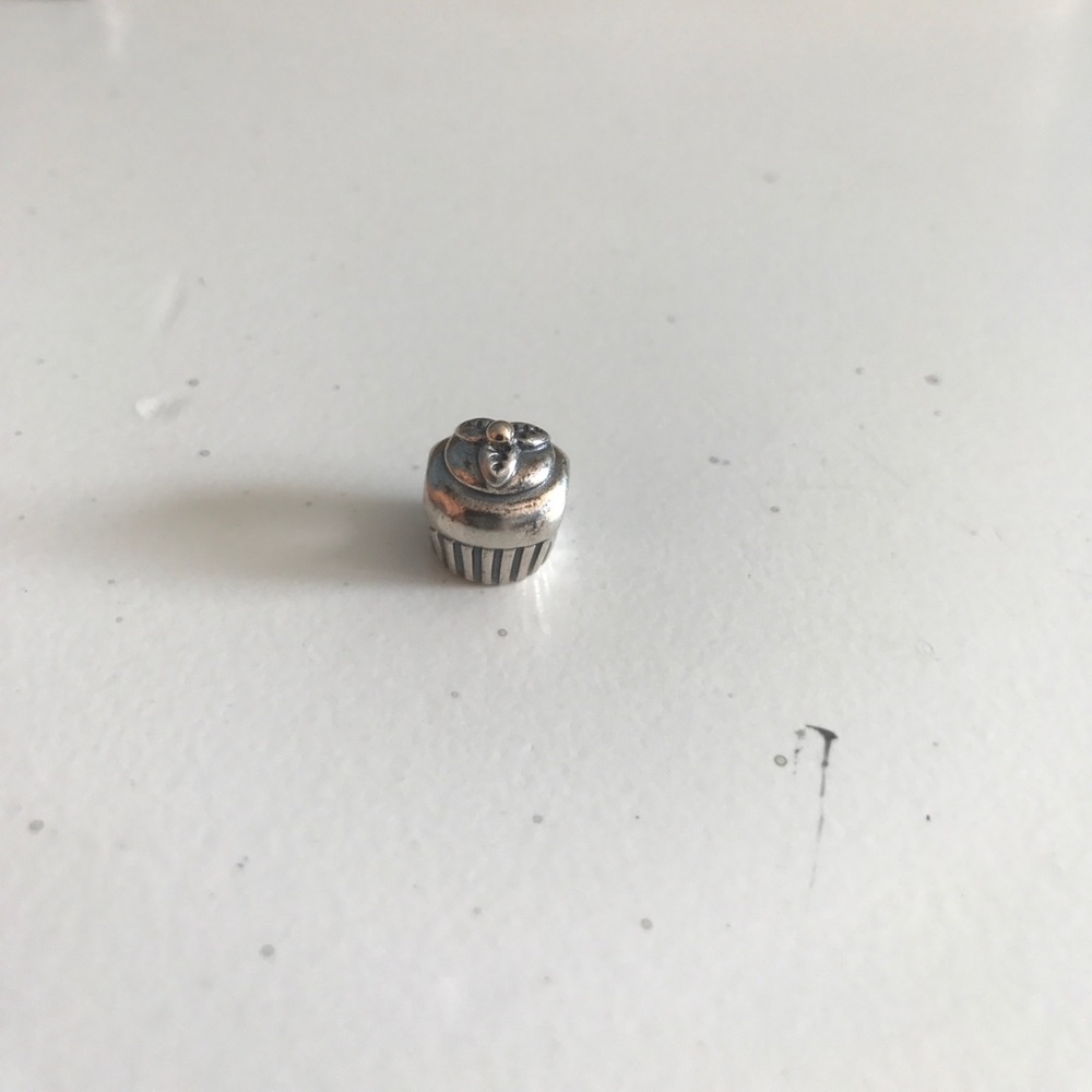 Pandora cupcake charm