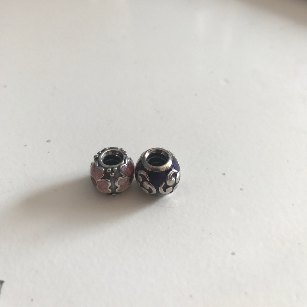 2 PANDORA CHARMS
