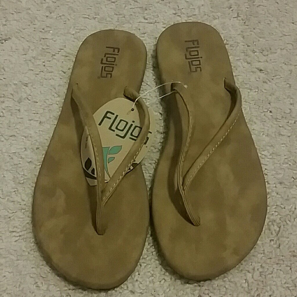 Moving sale! New Flojos tan flip flops size 8