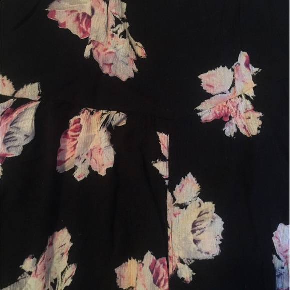 Floral Urban Outfitters Romper - Picture 3 of 3