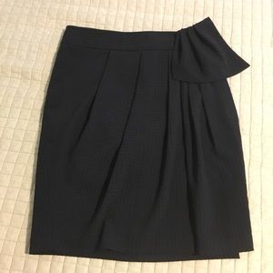 Black GAP wrap skirt. Size 4.