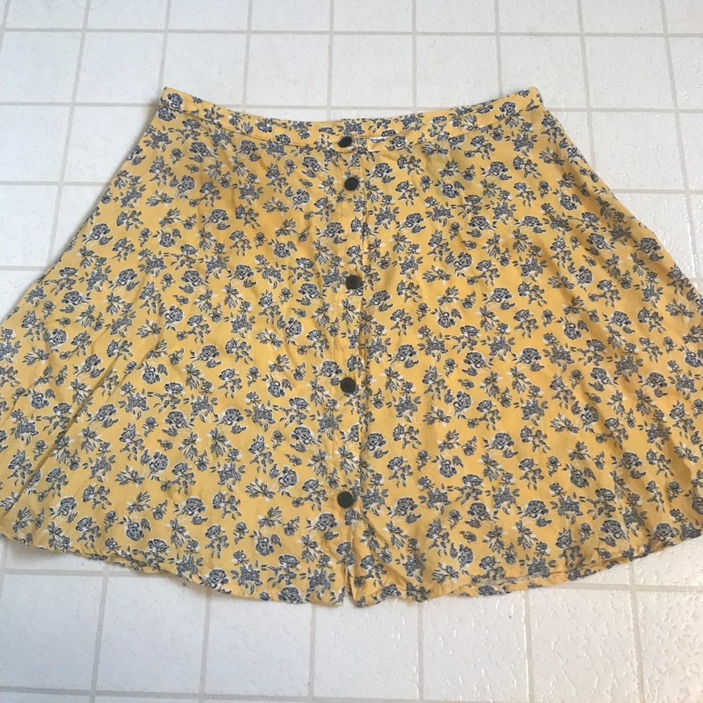 Size 4 H&M Button Up Floral Printed Yellow Skirt