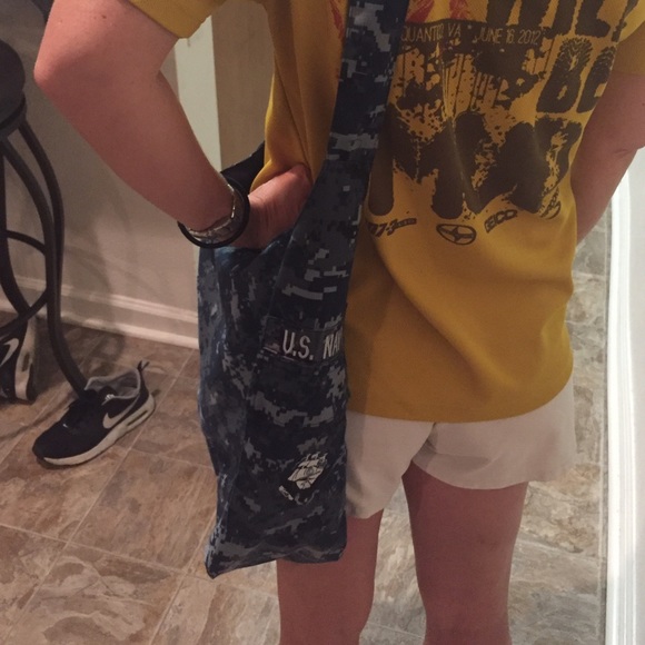 MILITARY STYLE SHOULDER/HOBO Bag - Picture 2 of 4