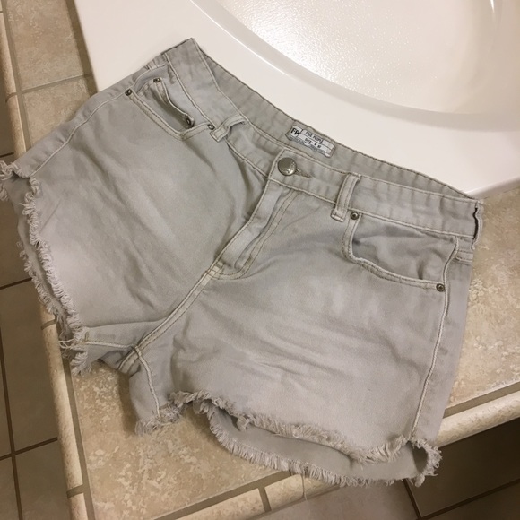 Free People shorts 30W - Picture 1 of 3