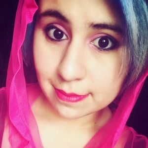 Meet your Posher, Nicolle