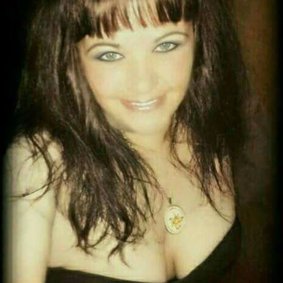 Meet your Posher, Laretta - Picture 1 of 1