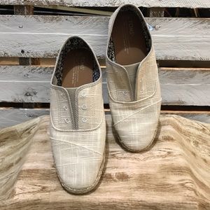 NEW!  Toms Slip On Canvas Laceless Shoes SIZE 7.5