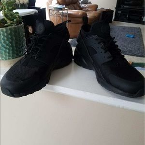 New 11.5 Men's Triple Black Nike Huarache