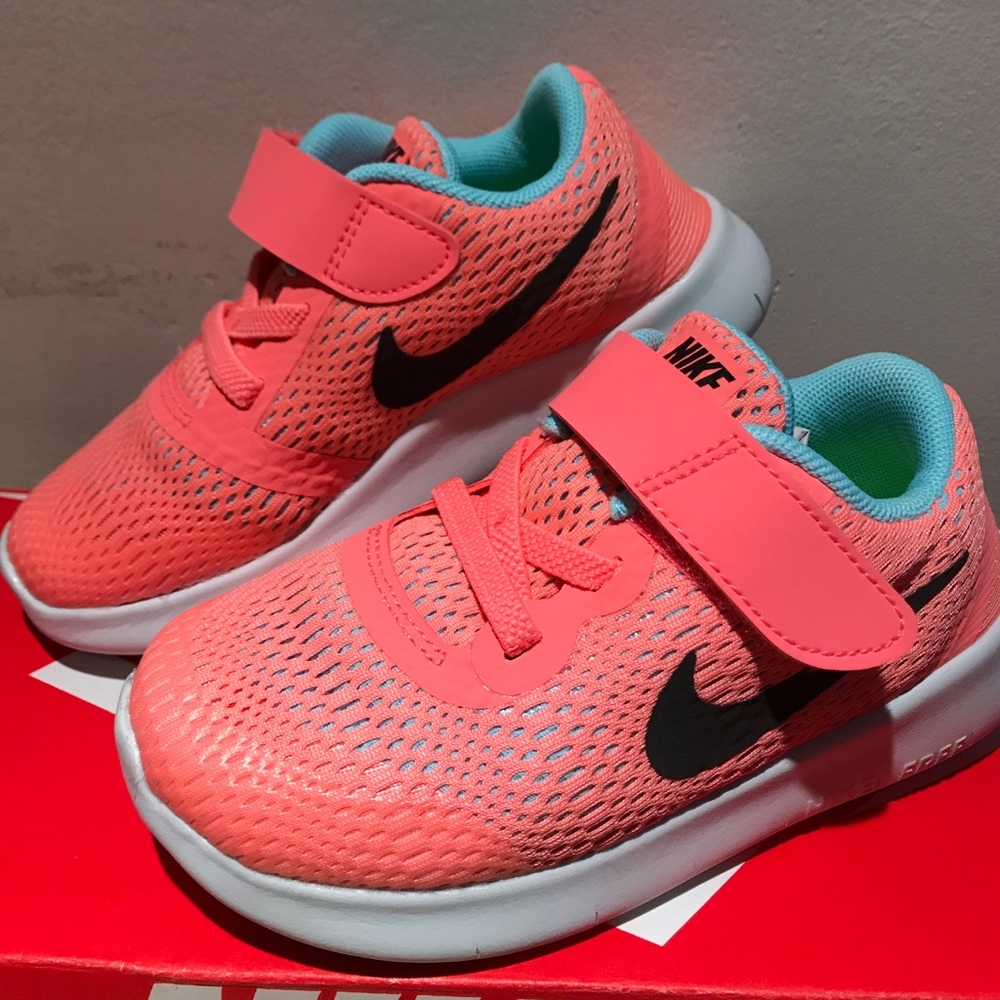 Brand new! Girls Nike free size 9 toddler!