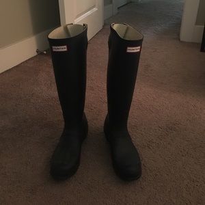 Navy Hunter rain boots - adjustable calf