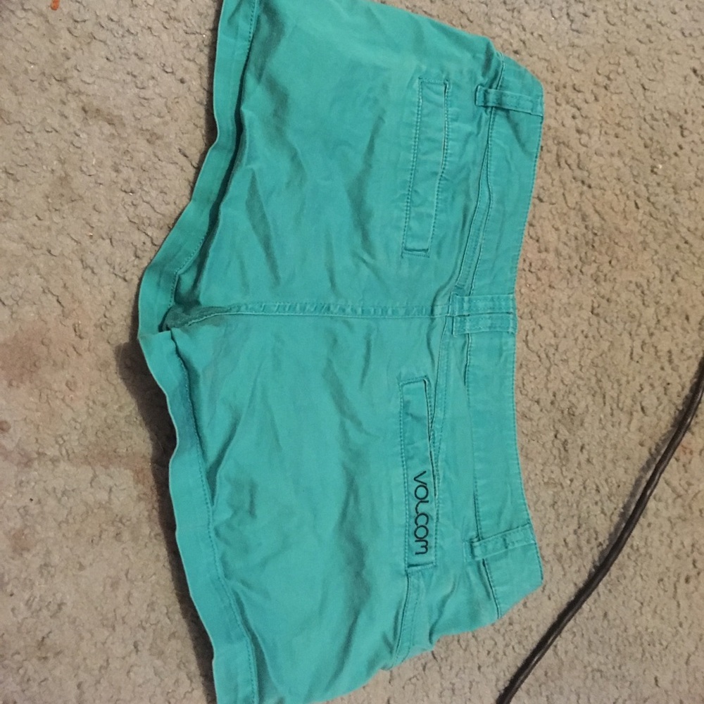 Volcom shorts size 3 gently worn.