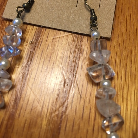 ✨NWT✨ Sea Glass and Pearl Drop Earrings - Picture 2 of 3