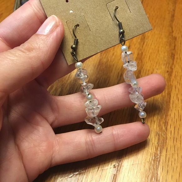 ✨NWT✨ Sea Glass and Pearl Drop Earrings - Picture 3 of 3