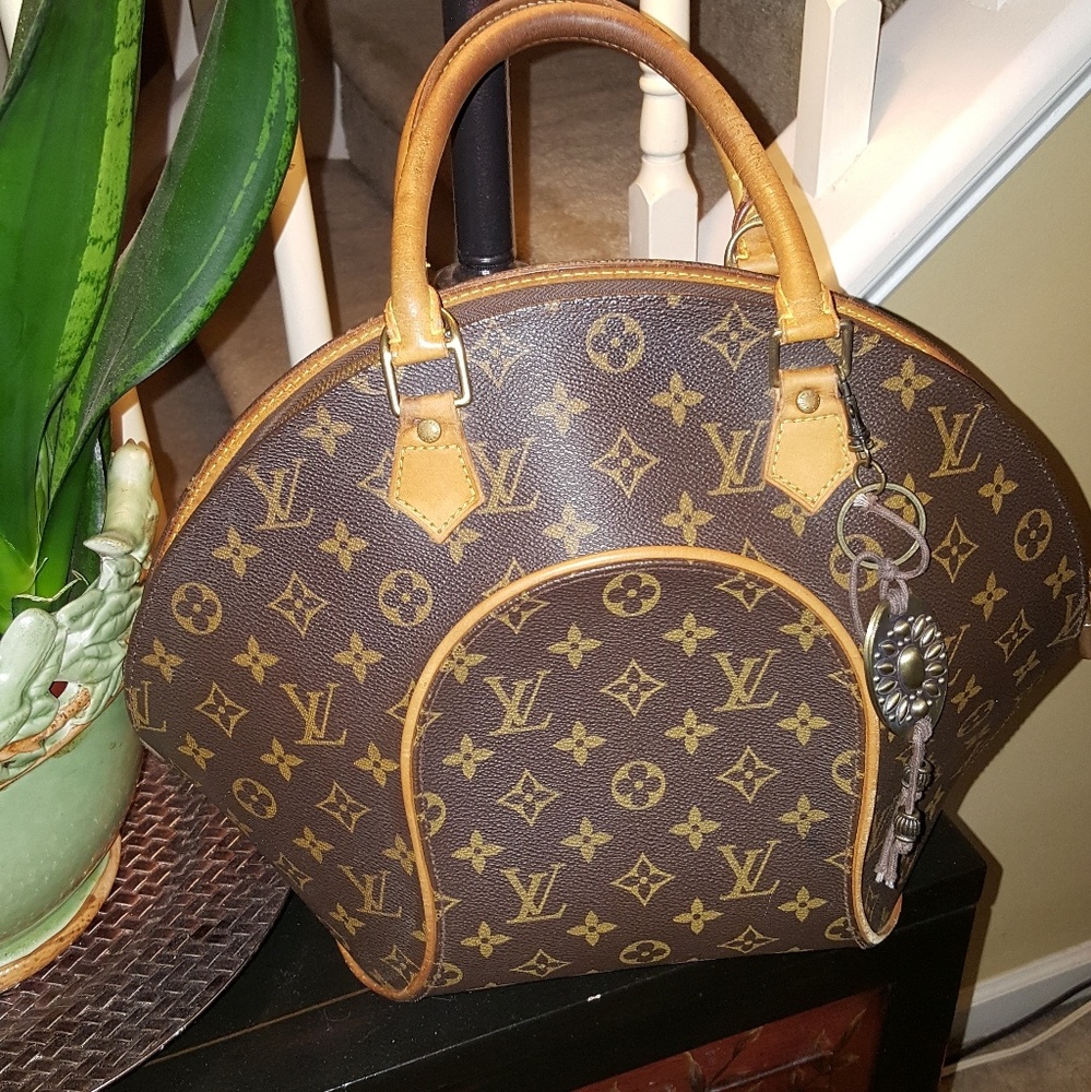 πSOLD ON ANOTHER SITE!πLOUIS VUITTON ELLIPSE - Picture 2 of 8