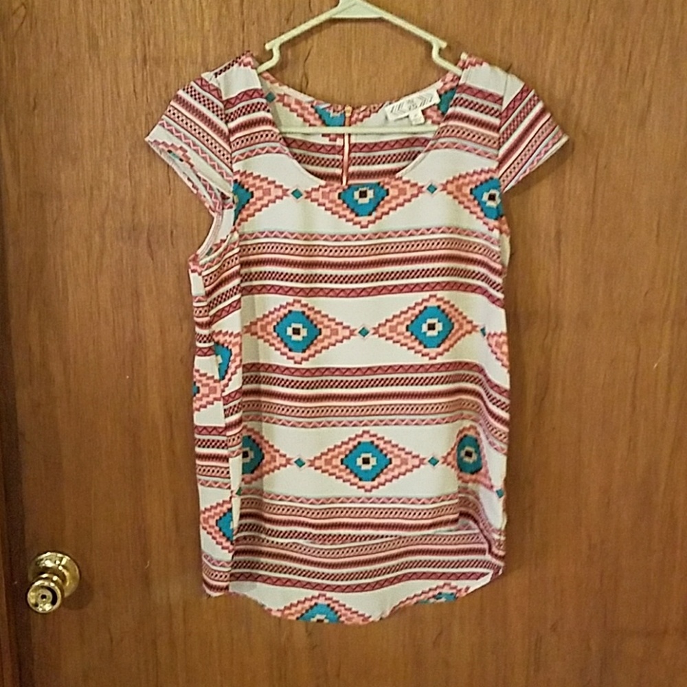 Tribal top