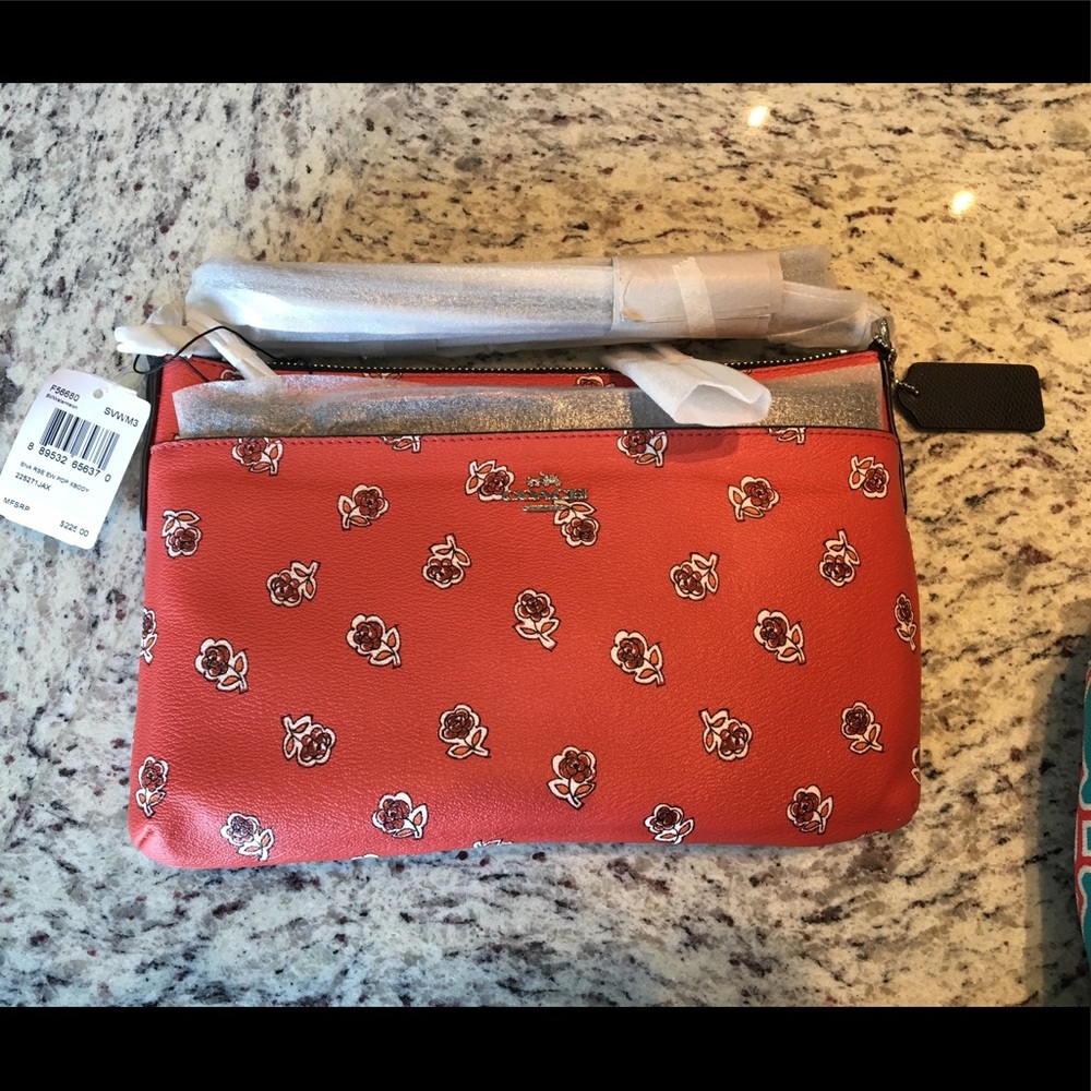 *price reduced!* NEW WITH TAGS COACH CROSSBODY