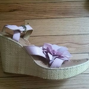 ***B2G1***BORN Flower Power Wedge