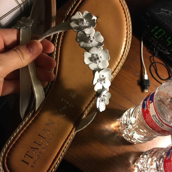 ⭐️Welcome to Crystal's closet!⭐️ - Picture 3 of 8