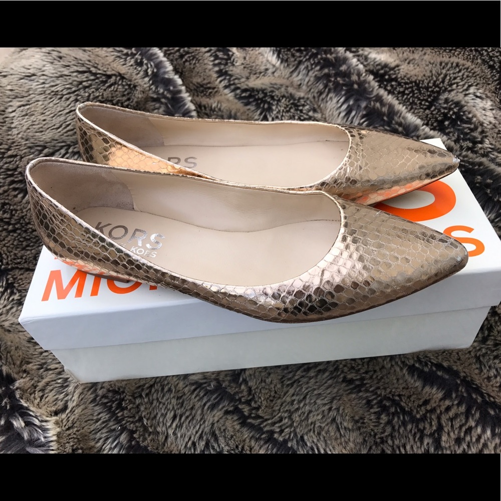KORS Michael Kors Odin Gold Pointed Toe Flats Sz 8