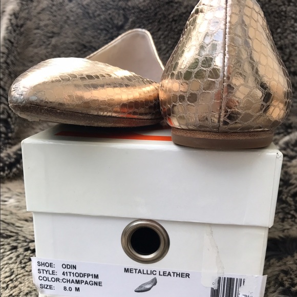 KORS Michael Kors Odin Gold Pointed Toe Flats Sz 8 - Picture 4 of 7