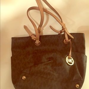 Michael Kors Jet Set Logo Tote