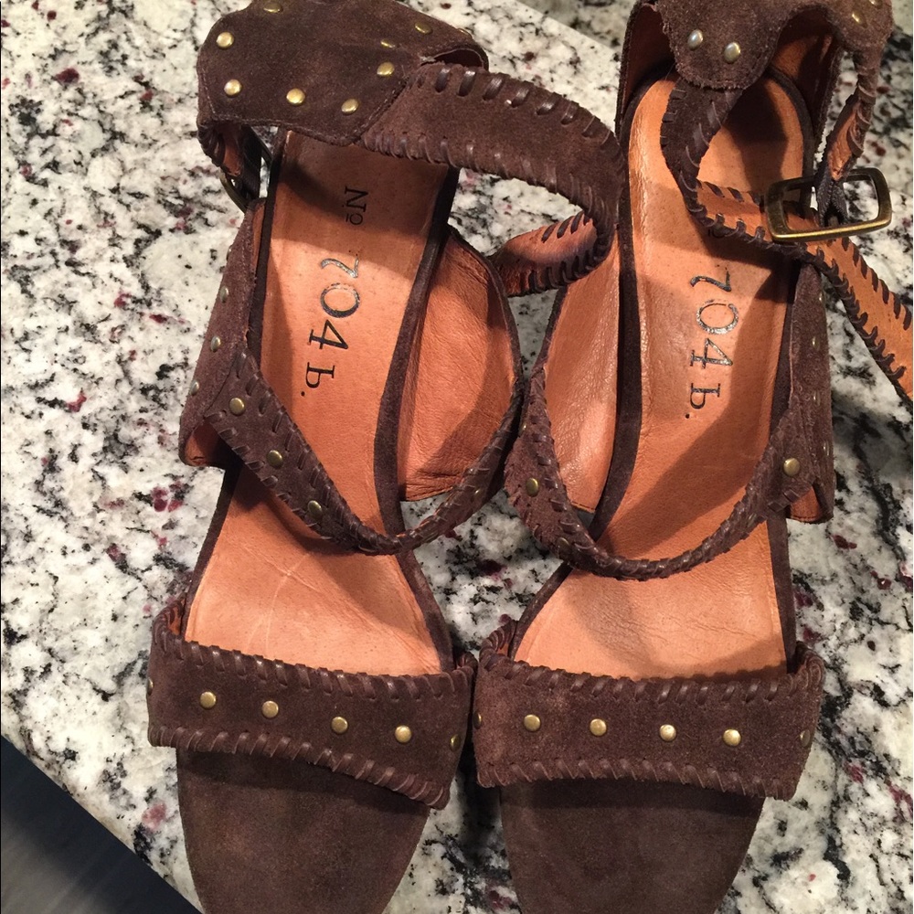 Chocolate brown suede platform heels *rare*