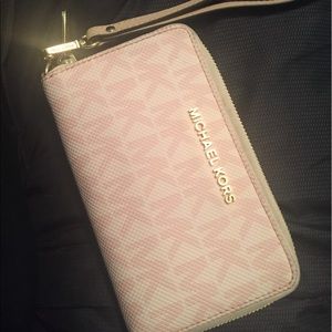 Michael Kors Wristlet