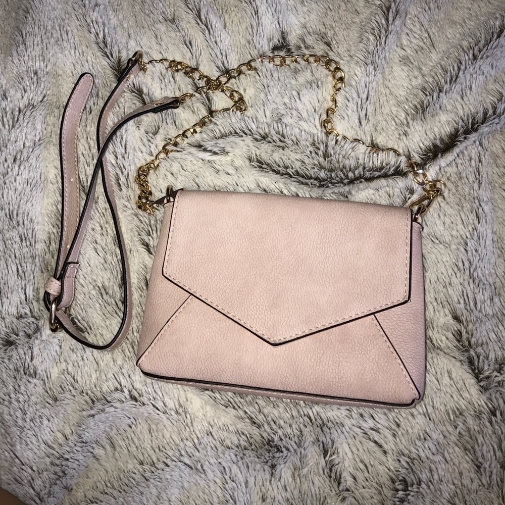 Urban expressions cross body