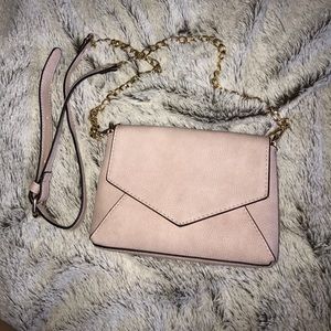 Urban expressions cross body