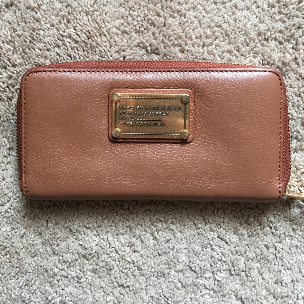 MARC JACOBS BROWN WALLET