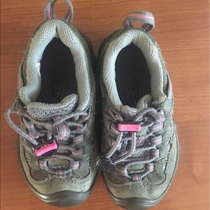 Toddler Keen Hiking Shoes