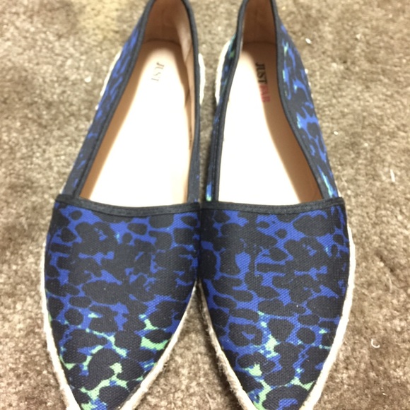 NEW!! JustFab Blue Animal Print Slip On Marshia - Picture 1 of 7
