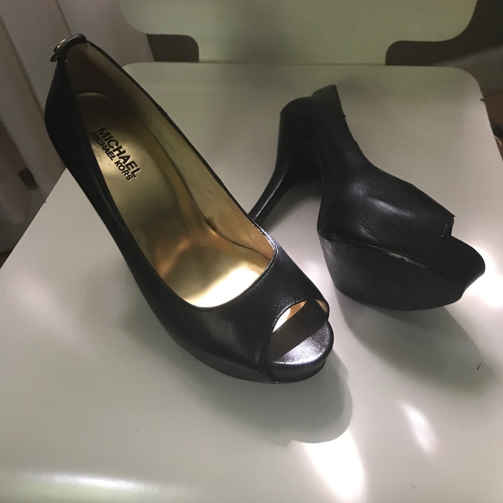 Women's shoes
