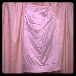 Fitted strapless dress