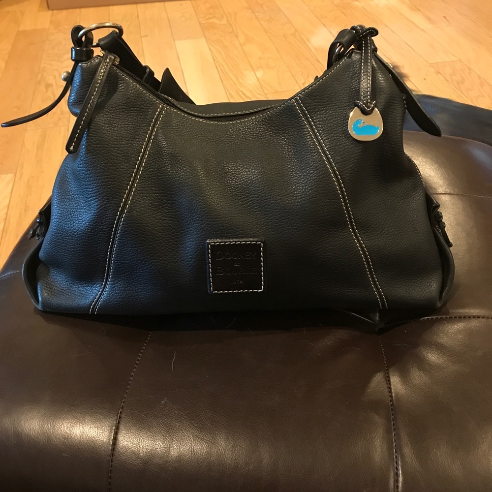 Dooney & Bourke black leather purse - authentic