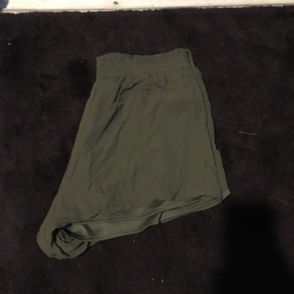 Shorts - Picture 2 of 3