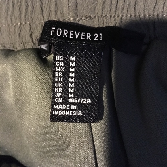 Shorts - Picture 3 of 3