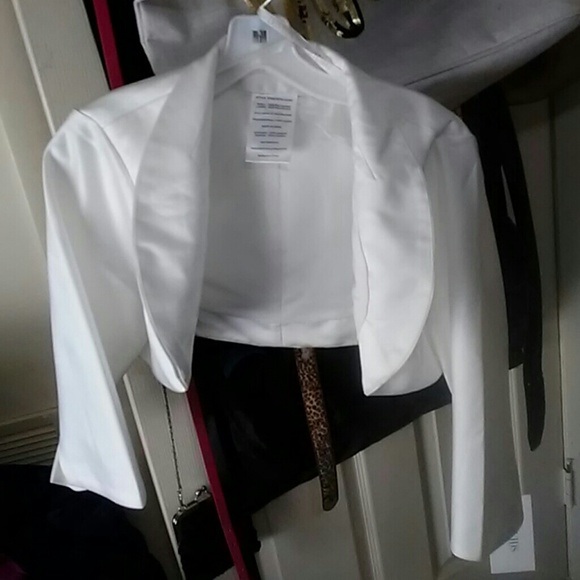 3/4 Sleeve Jacket - Picture 2 of 4