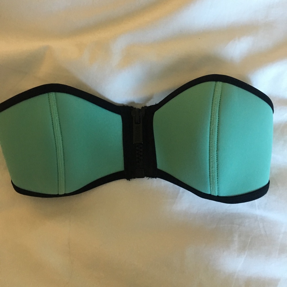 Triangl swimsuit top