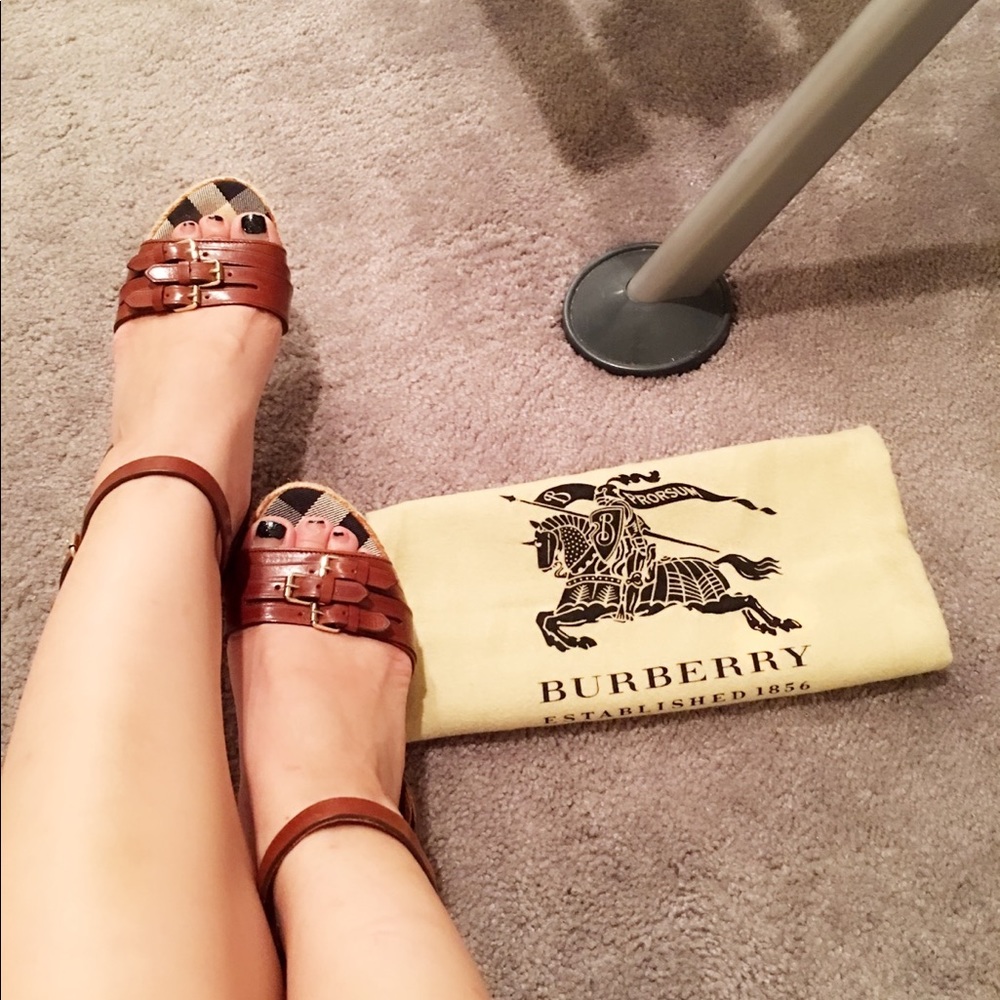 💯Authentic Gorgeous Burberry espadrilles - Picture 6 of 8