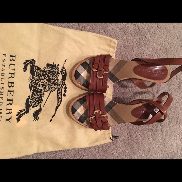 💯Authentic Gorgeous Burberry espadrilles - Picture 3 of 8