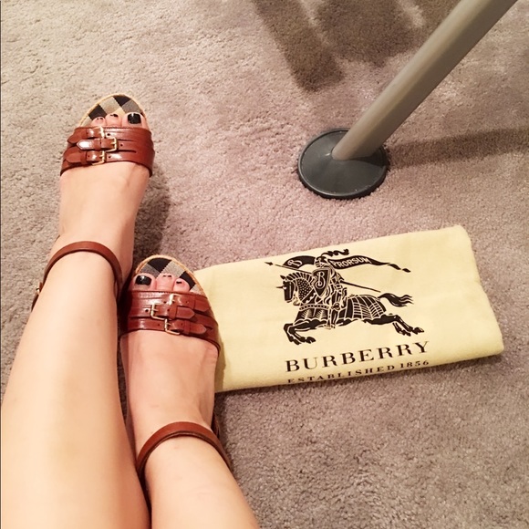 💯Authentic Gorgeous Burberry espadrilles - Picture 6 of 8