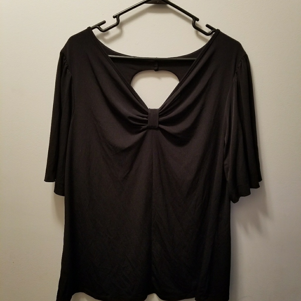 Venezia black, classy plus size blouse.