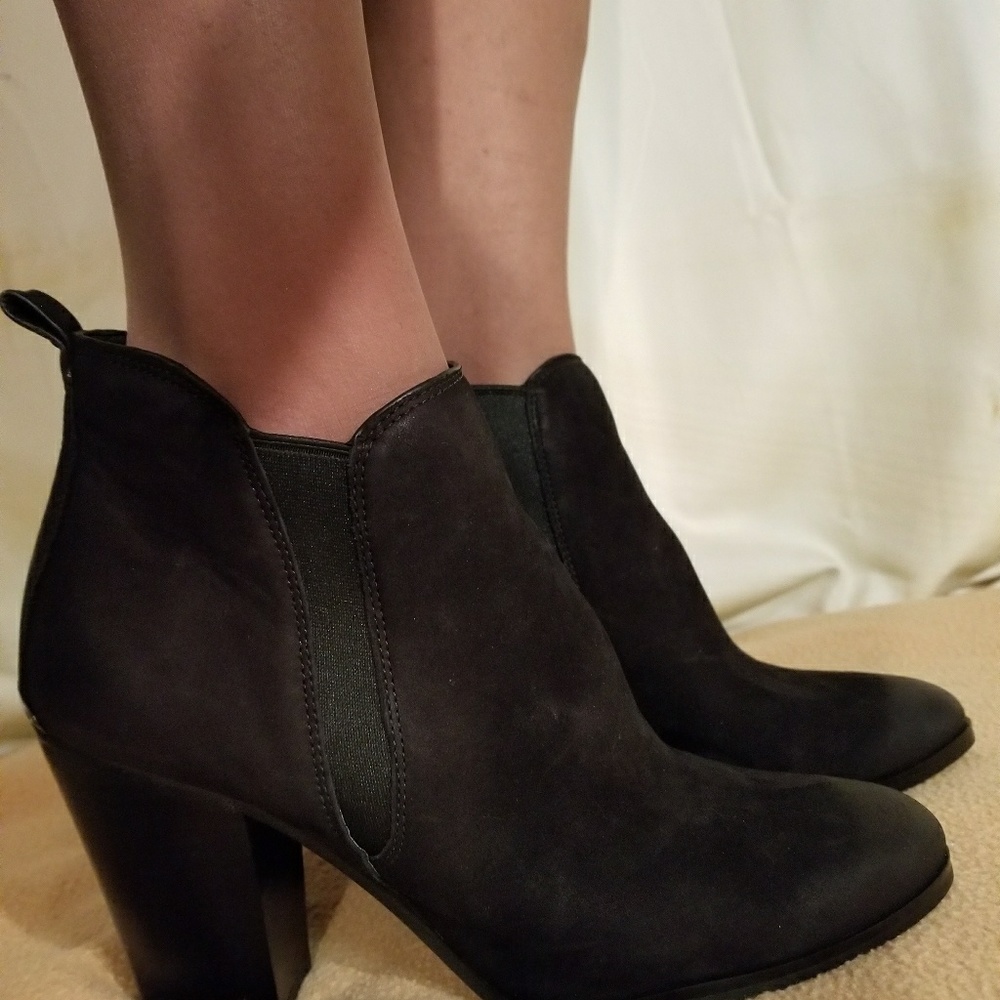 SOLD/Brand New MMK Black Suede/Leather Booties - Picture 4 of 4